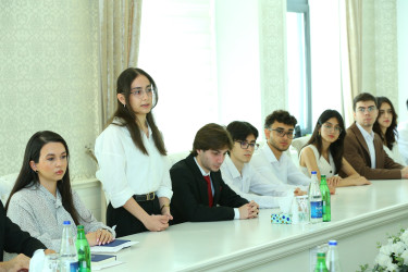 “Şəhərsalma və Memarlıq İli” çərçivəsində 2025-2026-cı tədris ilində ali təhsil müəssisələrinə tələbə qəbulu imtahanında Binəqədi rayonu üzrə yüksək nəticə göstərən gənclərlə  görüş keçirildi