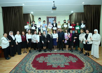 Binəqədi rayonu 30 № li tam orta məktəbin şagirdlərinin ifasında Azərbaycan bəstəkarı, Şərqdə ilk operanın yaradıcısı, böyük musiqişünas-alim Üzeyir Hacıbəylinin anadan olmasının 140 illik yubileyinə həsr olunmuş “O olmasın, bu olsun” operettası səhnələşdirildi