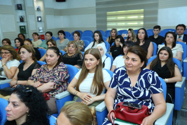 Binəqədi Rayon İcra Hakimiyyətində rayon ərazisində fəaliyyət göstərən özəl müəssisələr arasında Rəqəmsal Sənəd Dövriyyəsinə keçidin əhəmiyyəti barədə məlumatlandırma tədbiri təşkil olundu