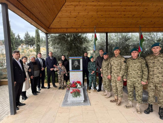 Şəhid Səmədov Nicat Şahin oğlunun şəhadətinin ildönümü ilə əlaqədar məzarı ziyarət olundu