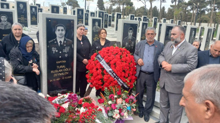 Şəhid Zeynalov Tural Ruslan oğlunun şəhadətinin ildönümü ilə əlaqədar məzarı ziyarət olundu