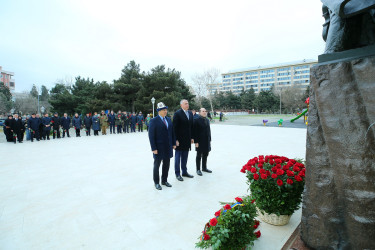 Binəqədi rayonunda ucaldılan dahi rumın bəstəkarı Corce Eneskunun abidəsi önündə Rumıniya Mədəniyyət Günü qeyd edildi