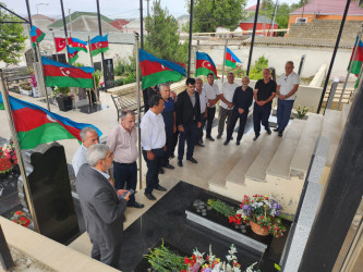 Şəhid Bayramov Ruslan Telman oğlunun doğum günü ilə əlaqədar məzarı ziyarət olundu