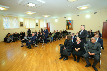 18 dekabr 2025-ci il tarixində Binəqədi Rayon İcra Hakimiyyətinin başçısı Elxan Allahverdiyevin 9-cu mikrorayon sakinləri ilə səyyar qəbulu keçirildi