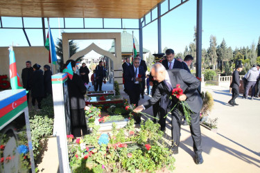 Binəqədi rayonunda 8 Noyabr - “Zəfər Günü” ilə əlaqədar şəhidlərimizin əziz xatirəsi böyük ehtiramla yad edildi