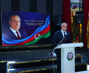 Binəqədi rayonunda “Şəhərsalma və Memarlıq İli” çərçivəsində 15 İyun-Milli Qurtuluş Gününə həsr olunmuş “MİLLİ QURTULUŞDAN BAŞLANAN TƏRƏQQİ VƏ ZƏFƏR YOLU” adlı tədbir keçirildi