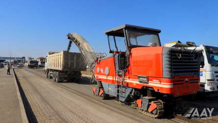 Bakı-Şamaxı-Yevlax avtomobil yolunun 20-23-cü km-lik hissəsində təmir işləri aparılır