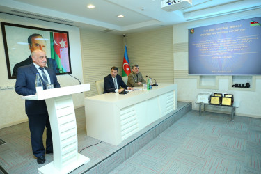 “Binəqədi rayonunda 2025-ci ildə Mülki müdafiə sahəsində görülmüş işlərin yekunları və 2026-cı ildə qarşıda duran vəzifələr” və “Yanğın təhlükəsizliyinin təmin olunmasında Fövqəladə Hallar Nazirliyi, yerli icra hakimiyyəti və özünüidarəetmə orqanlarının birgə fəaliyyəti” mövzusunda rayon müşavirəsi keçirildi