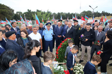 Şəhid Şadmanov Əkrəm Yunus oğlunun şəhadətinin birinci ildönümü ilə əlaqədar 2-ci Fəxri Xiyabanda qəbirüstü abidəsi ziyarət olundu