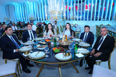 Binəqədi rayonunda “Şəhərsalma və Memarlıq İli” çərçivəsində 15 İyun-Milli Qurtuluş Gününə həsr olunmuş “MİLLİ QURTULUŞDAN BAŞLANAN TƏRƏQQİ VƏ ZƏFƏR YOLU” adlı tədbir keçirildi