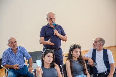 12 avqust 2025-ci il tarixində Binəqədi Rayon İcra Hakimiyyətinin başçısı Elxan Allahverdiyevin Binəqədi qəsəbəsinin sakinləri ilə səyyar qəbulu keçirildi