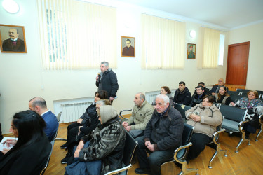 12 fevral 2026-cı il tarixində Binəqədi Rayon İcra Hakimiyyətinin başçısı Elxan Allahverdiyevin 9-cu mikrorayon sakinləri ilə səyyar qəbulu