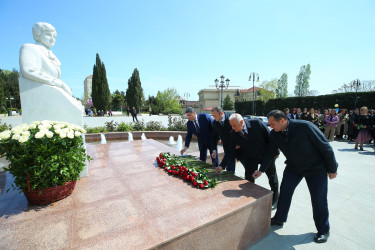 28 aprel 2026-cı il tarixində Binəqədi rayonunda yerləşən akademik Zərifə Əliyeva adına istirahət parkında görkəmli alim, Əməkdar elm xadimi, tibb elmləri doktoru, professor, akademik Zərifə xanım Əliyevanın anadan olmasının 103 illiyi münasibətilə abidəsinin ziyarət olunması