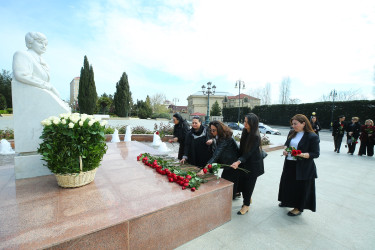 15 aprel 2026-cı il tarixində Binəqədi rayonunda əməkdar elm xadimi, tibb elmləri doktoru, görkəmli oftolmoloq-alim, akademik Zərifə xanım Əliyevanın əziz xatirəsinin rayon ictimaiyyəti tərəfindən böyük ehtiramla yad edilməsi