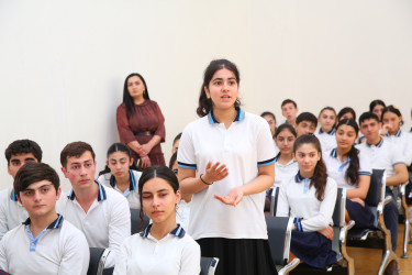 Binəqədi rayonu 284 nömrəli tam orta məktəbdə "Narkotiksiz gələcək naminə!” mövzusunda növbəti maarifləndirici tədbir  23.05.2024