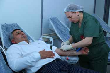 16 aprel 2026-cı il tarixində Binəqədi Rayon İcra Hakimiyyəti və Milli Hematologiya və Transfuziologiya Mərkəzi publik hüquq şəxsin təşkilatçılığı ilə Ə.D.Məlikov adına Binəqədi Tibb Mərkəzində könüllü qanvermə aksiyası
