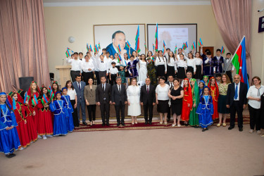 Ümummilli lider Heydər Əliyevin anadan olmasının 101-ci ildönümünə həsr olunmuş Binəqədi rayon məktəbliləri arasında keçirilən “Bir Dahi doğulub gəldi dünyaya” adlı yaradıcılıq müsabiqəsinin yekun konserti  12.06.2024