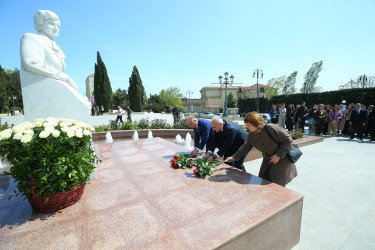 28 aprel 2026-cı il tarixində Binəqədi rayonunda yerləşən akademik Zərifə Əliyeva adına istirahət parkında görkəmli alim, Əməkdar elm xadimi, tibb elmləri doktoru, professor, akademik Zərifə xanım Əliyevanın anadan olmasının 103 illiyi münasibətilə abidəsinin ziyarət olunması