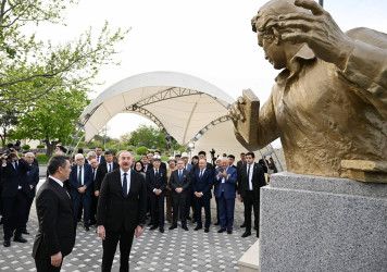 Bakının Binəqədi rayonunda Prezident İlham Əliyev və Qırğız Respublikasının Prezidenti Sadır Japarovun qırğız yazıçısı Çingiz Aytmatovun abidəsinin açılış mərasimində iştirakı 24.04.2024