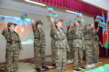 Binəqədi rayonu Elşad Həmidov adına 267 nömrəli məktəb-liseydə I Qarabağ müharibəsində qəhrəmancasına şəhid olmuş Həmidov Elşad Qoşqar oğlunun anım günü ilə bağlı tədbir 19.04.2024