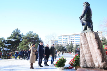 Binəqədi rayonunda dahi rumın bəstəkarı Corce Eneskunun adını daşıyan parkda Rumıniyanın Milli Mədəniyyət Günü münasibətilə tədbir  15.0.1.2024