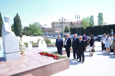 Görkəmli oftolmoloq alim, akademik Zərifə xanım Əliyevanın anadan olmasının 101-ci ildönümü münasibətilə “Zirvələrə yüksələn zərif insan ömrü” adlı tədbir 25.04.2024