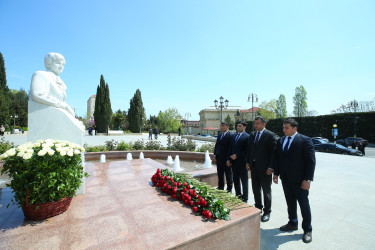 28 aprel 2026-cı il tarixində Binəqədi rayonunda yerləşən akademik Zərifə Əliyeva adına istirahət parkında görkəmli alim, Əməkdar elm xadimi, tibb elmləri doktoru, professor, akademik Zərifə xanım Əliyevanın anadan olmasının 103 illiyi münasibətilə abidəsinin ziyarət olunması