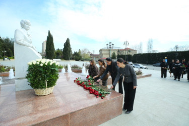 15 aprel 2026-cı il tarixində Binəqədi rayonunda əməkdar elm xadimi, tibb elmləri doktoru, görkəmli oftolmoloq-alim, akademik Zərifə xanım Əliyevanın əziz xatirəsinin rayon ictimaiyyəti tərəfindən böyük ehtiramla yad edilməsi