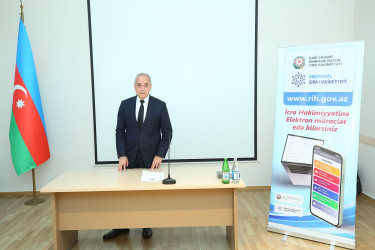 16 mart 2026-cı il tarixində Binəqədi Rayon İcra Hakimiyyətinin başçısı Elxan Allahverdiyevin 7-ci mikrorayon sakinləri ilə səyyar qəbulu