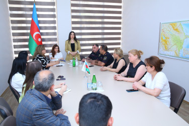 “Uşaqların təhsildən yayınması və baxımsızlığı insan alverinə şərait yaradan səbəblərdən biri kimi” mövzusunda dəyirmi masa formatında görüş 27.06.2024