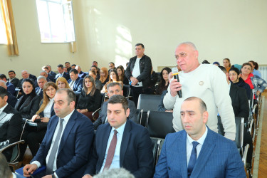 12 mart 2026-cı il tarixində Binəqədi Rayon İcra Hakimiyyətinin başçısı Elxan Allahverdiyevin Biləcəri qəsəbə sakinləri ilə səyyar qəbulu