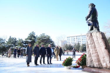 Binəqədi rayonunda dahi rumın bəstəkarı Corce Eneskunun adını daşıyan parkda Rumıniyanın Milli Mədəniyyət Günü münasibətilə tədbir  15.0.1.2024