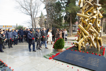 20 Yanvar faciəsinin 34-cü ildönümü ilə əlaqədar  Biləcəri qəsəbəsində yerləşən 20 Yanvar şəhidlərinin xatirə parkında ucaldılmış “Güllə yağışı” abidəsi ziyarəti 19.01.2024