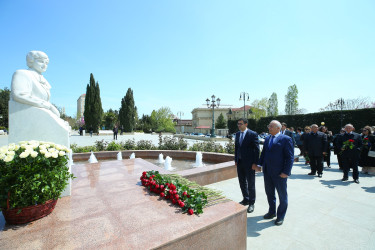 28 aprel 2026-cı il tarixində Binəqədi rayonunda yerləşən akademik Zərifə Əliyeva adına istirahət parkında görkəmli alim, Əməkdar elm xadimi, tibb elmləri doktoru, professor, akademik Zərifə xanım Əliyevanın anadan olmasının 103 illiyi münasibətilə abidəsinin ziyarət olunması