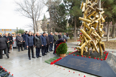 20 Yanvar faciəsinin 34-cü ildönümü ilə əlaqədar  Biləcəri qəsəbəsində yerləşən 20 Yanvar şəhidlərinin xatirə parkında ucaldılmış “Güllə yağışı” abidəsi ziyarəti 19.01.2024